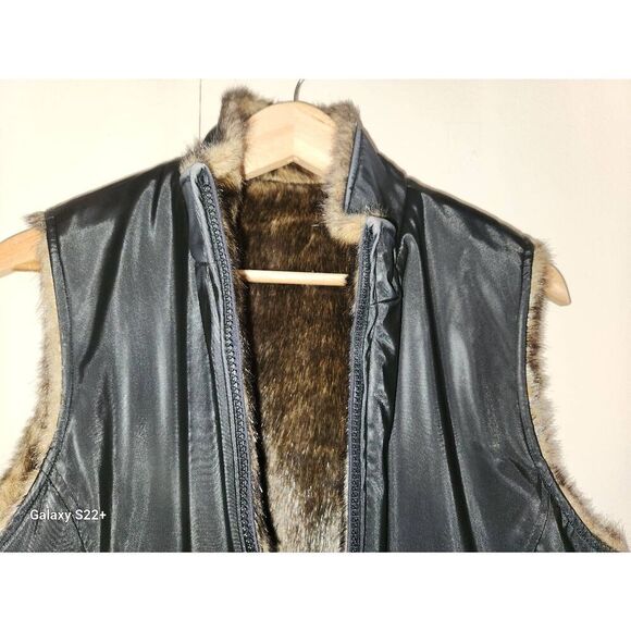 V12  Braetan Polyvinyl and Faux Fur Black and Brown Reversable Vest - Picture 8 of 8